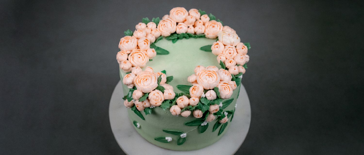 Piping; Buttercream Çiçeklerle Pasta Tasarımı